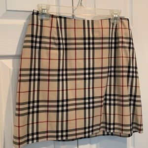 Classic Burberry London mini skirt